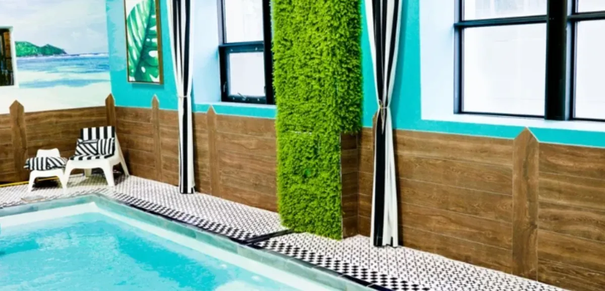 Indoor heated dog pool at Yoda’s Splash