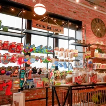 Lola’s Corner pet boutique